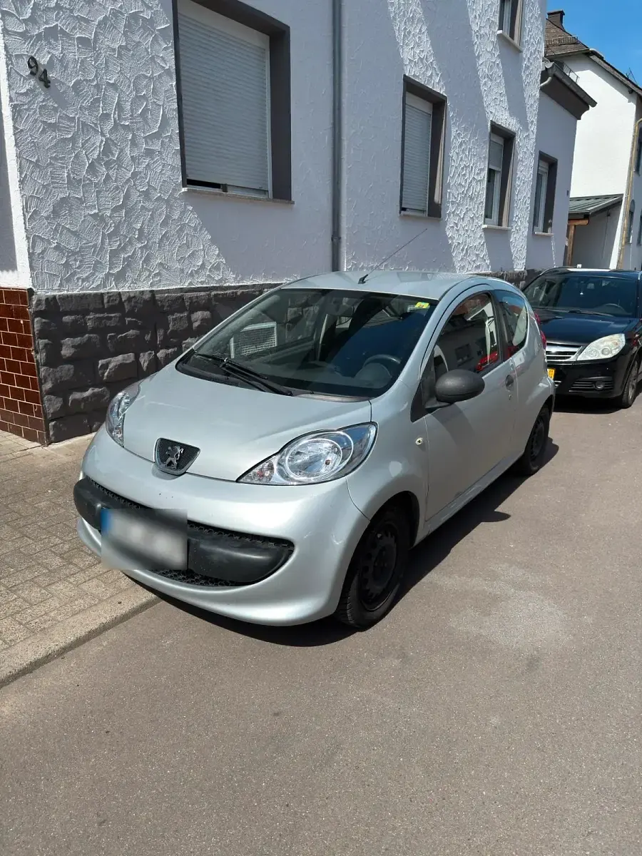 Gebraucht Peugeot 107 68 PS (50 kW) 2007 Silber Kleinwagen