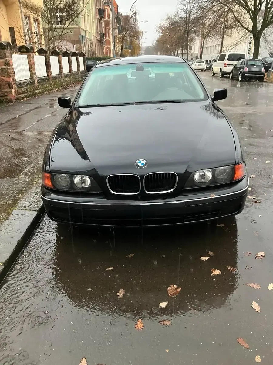 Gebraucht BMW 520 136 PS (100 kW) 2000 Schwarz Limousine
