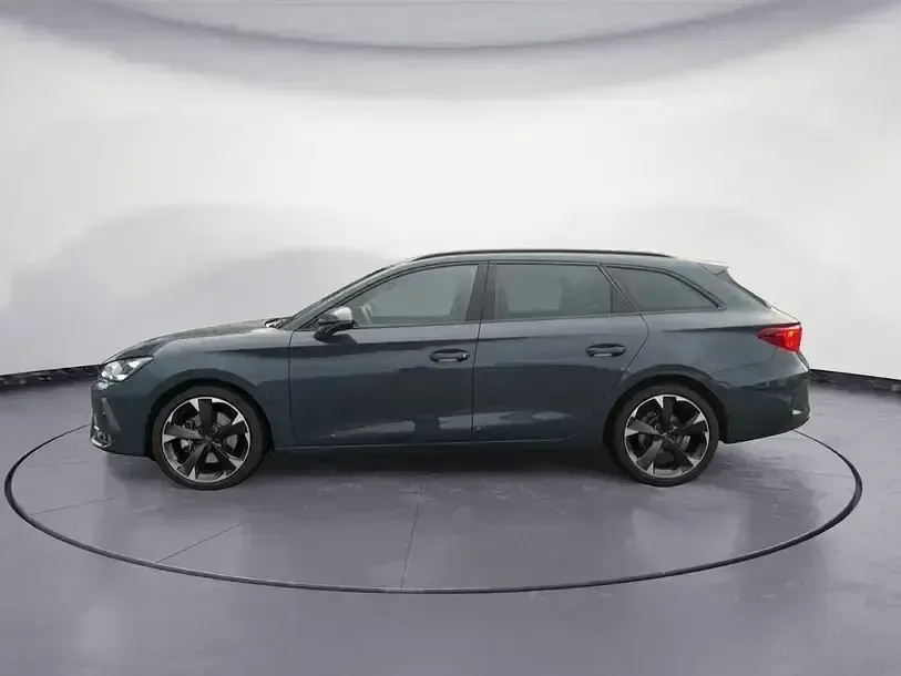 Second-hand Cupra Leon 150 CP (110 kW) 2025 Albastru Break