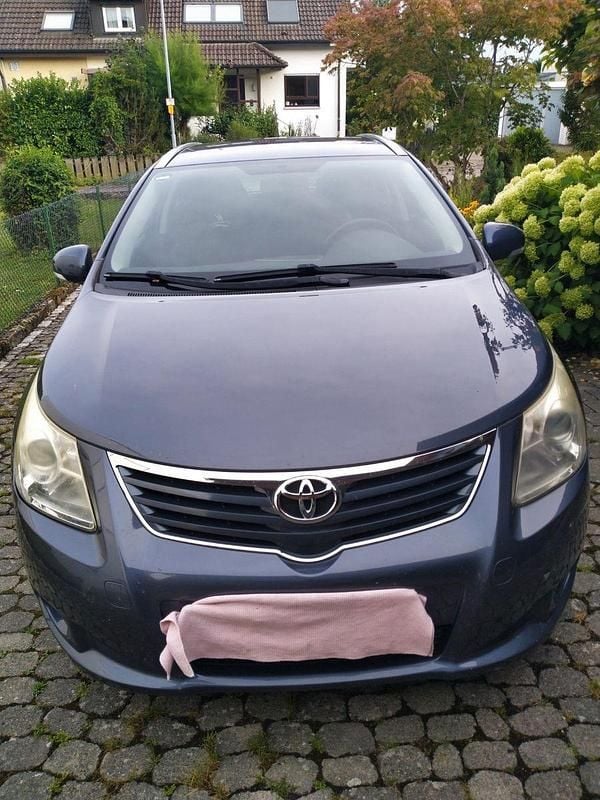 Blau Gebraucht 2011 Toyota Avensis Sol Kombi | 4.999 € (Guter Preis) - Bild 1/4