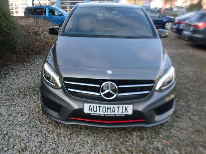 Gebraucht Mercedes B220 AMG line 177 PS (130 kW) 2015 Grau Van / Kleinbus
