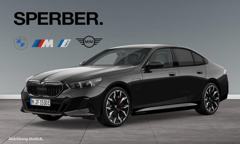 Schwarz Neu 2025 BMW 550e M Sport Limousine | 79.980 € (Fairer Preis) - Bild 1/4