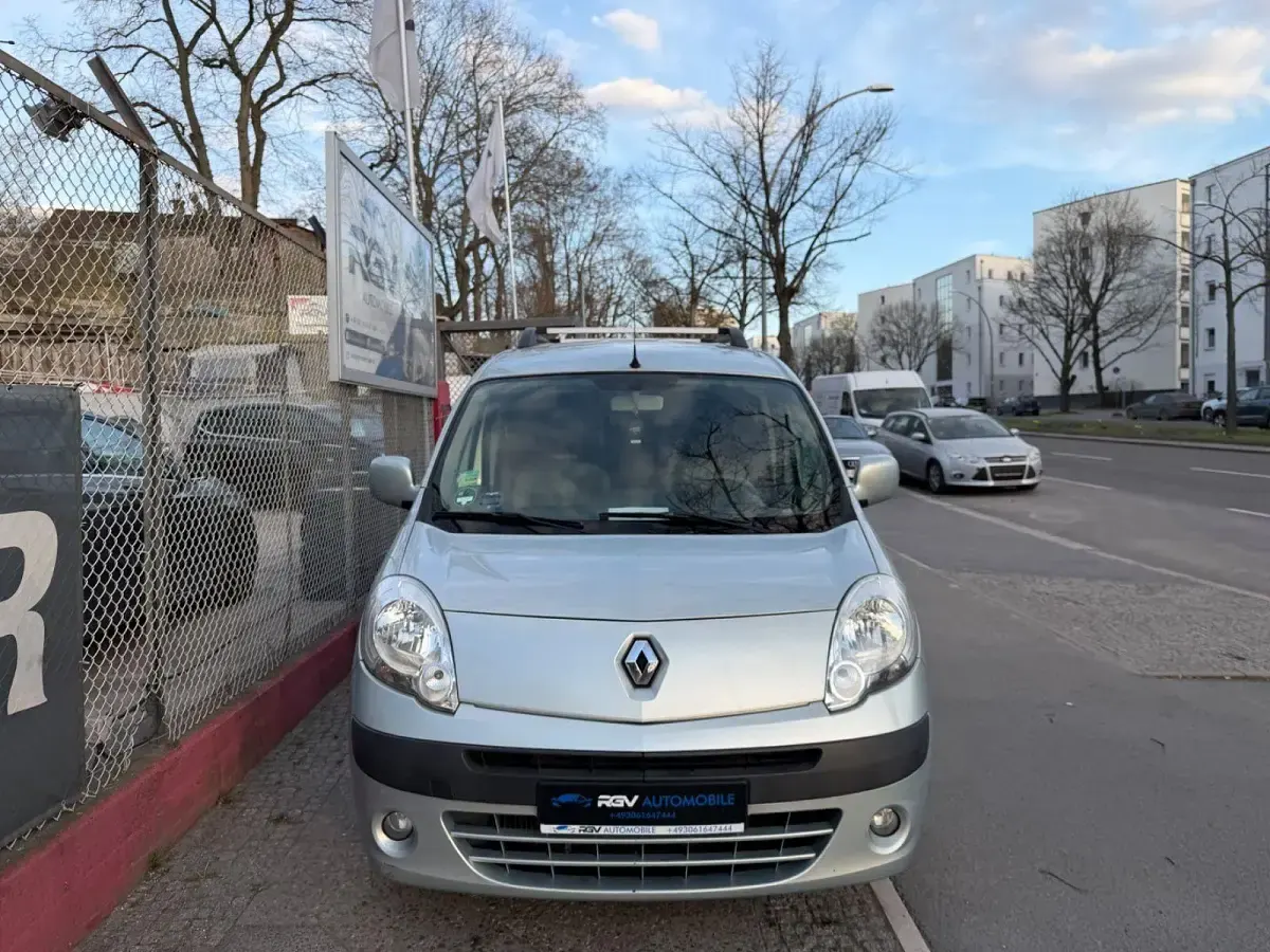 Gebraucht Renault Kangoo Happy Family 68 PS (50 kW) 2010 Grau Van / Kleinbus