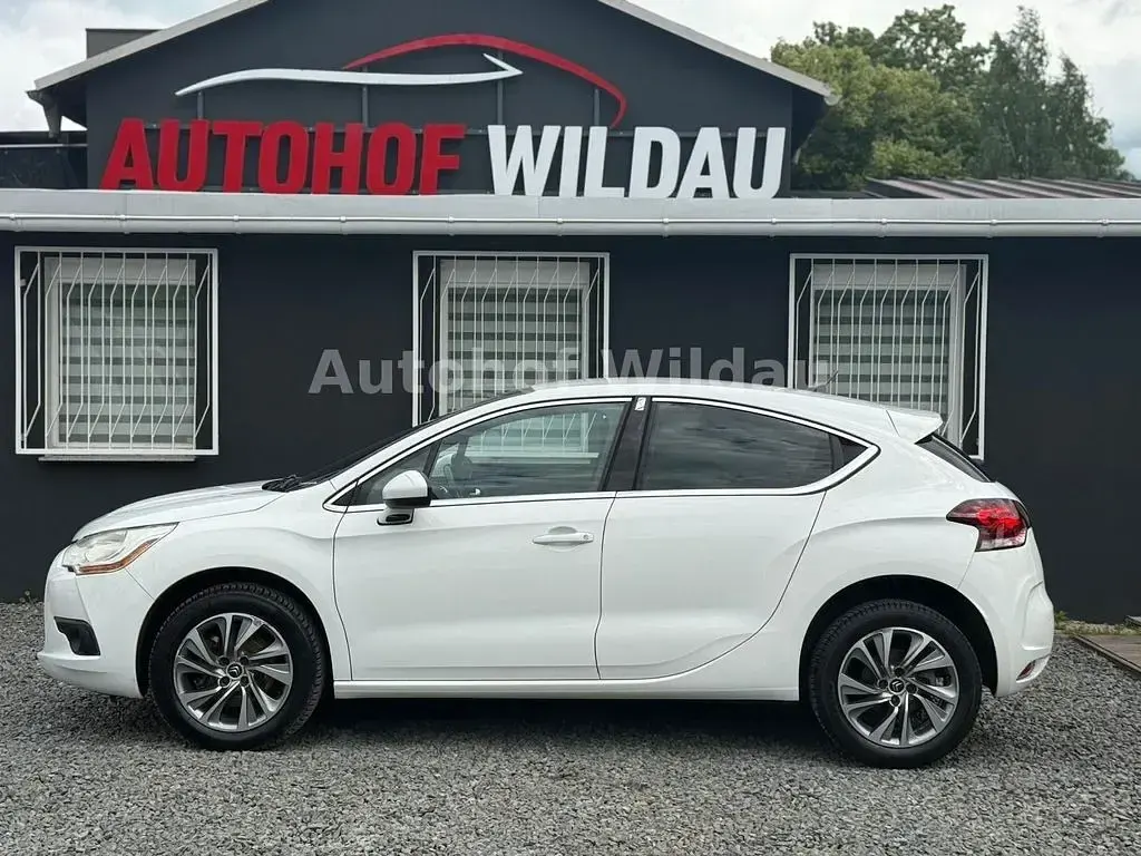 Gebraucht Citroën DS4 So Chic 163 PS (119 kW) 2013 Weiß Kleinwagen