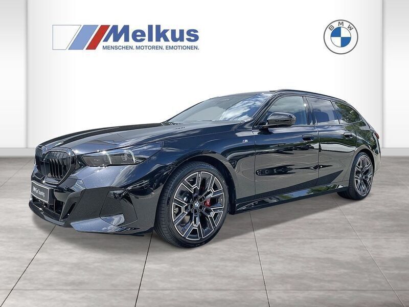 Schwarz (saphirschwarz metallic) Gebraucht 2024 BMW 520 Comfort Edition Kombi | 72.990 € - Bild 1/4
