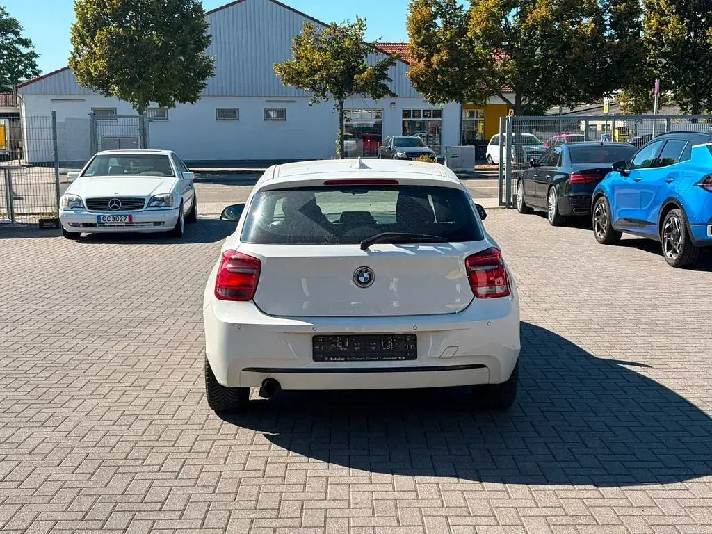 Gebraucht BMW 116 Performance 136 PS (100 kW) 2013 Weiß Kleinwagen