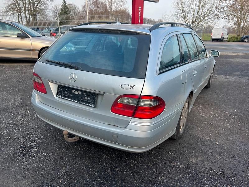 Gebraucht Mercedes E220 Avantgarde 170 PS (125 kW) 2007 Iridiumsilber  metalliclack Kombi