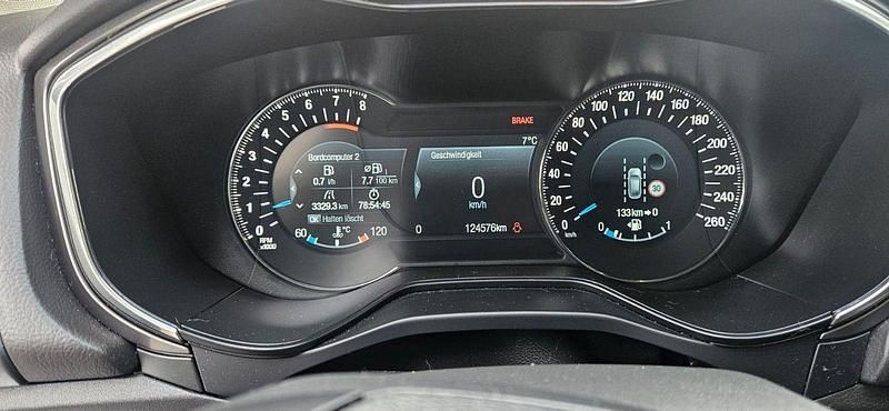 Gebraucht Ford Mondeo Titanium 160 PS (117 kW) 2016 Weiß Kombi