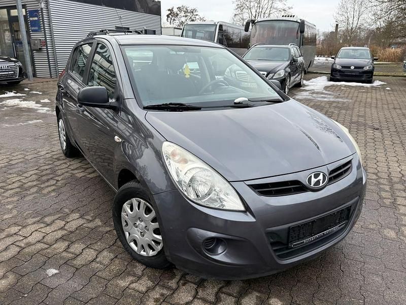 Gebraucht Hyundai i20 Classic 86 PS (63 kW) 2012 Grau Kleinwagen
