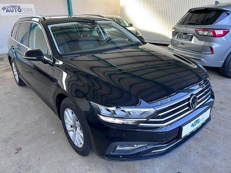 Gebraucht VW Passat Business 122 PS (89 kW) 2022 Schwarz Kombi