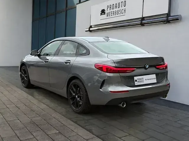 Gebraucht BMW 220 Performance 190 PS (139 kW) 2023 Skyscraper grau Coupé