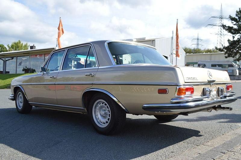 Gebraucht Mercedes 280 209 PS (153 kW) 1973 Gold Limousine