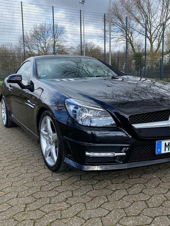 Schwarz Gebraucht 2012 Mercedes SLK350 AMG Cabrio | 22.600 € (Guter Preis) - Bild 1/4