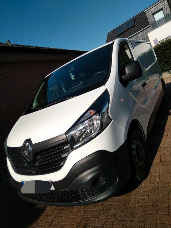 Weiß Gebraucht 2018 Renault Trafic Van | 9.650 € - Bild 1/4