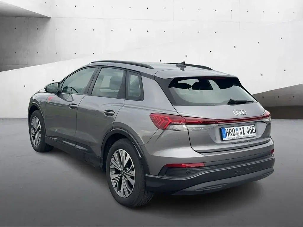 Gebraucht Audi Q4 e-tron Performance 150 kW (204 PS) 2024 Taifungrau metallic SUV