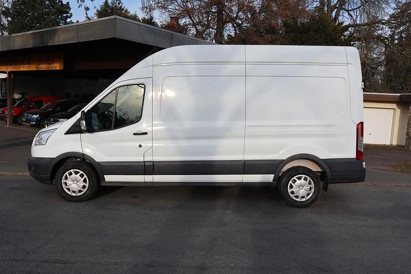 Second-hand Ford Transit 131 CP (96 kW) 2019 Alb Monovolum