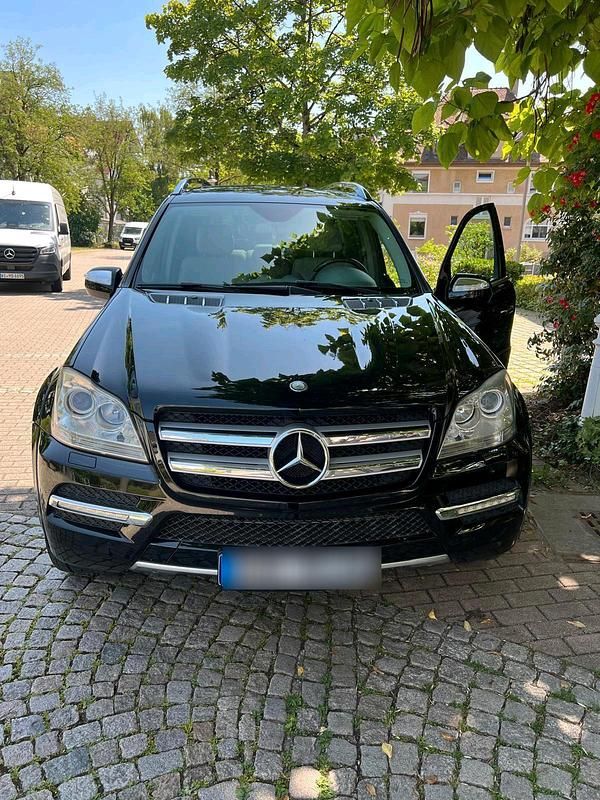 Schwarz Gebraucht 2010 Mercedes GL500 SUV | 16.000 € - Bild 1/4
