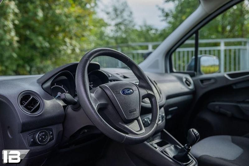 Gebraucht Ford Transit 75 PS (55 kW) 2019 Weiß Limousine