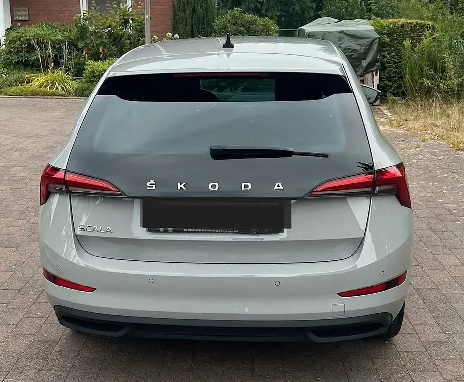 Gebraucht Skoda Scala Style 116 PS (85 kW) 2020 Grau Kleinwagen