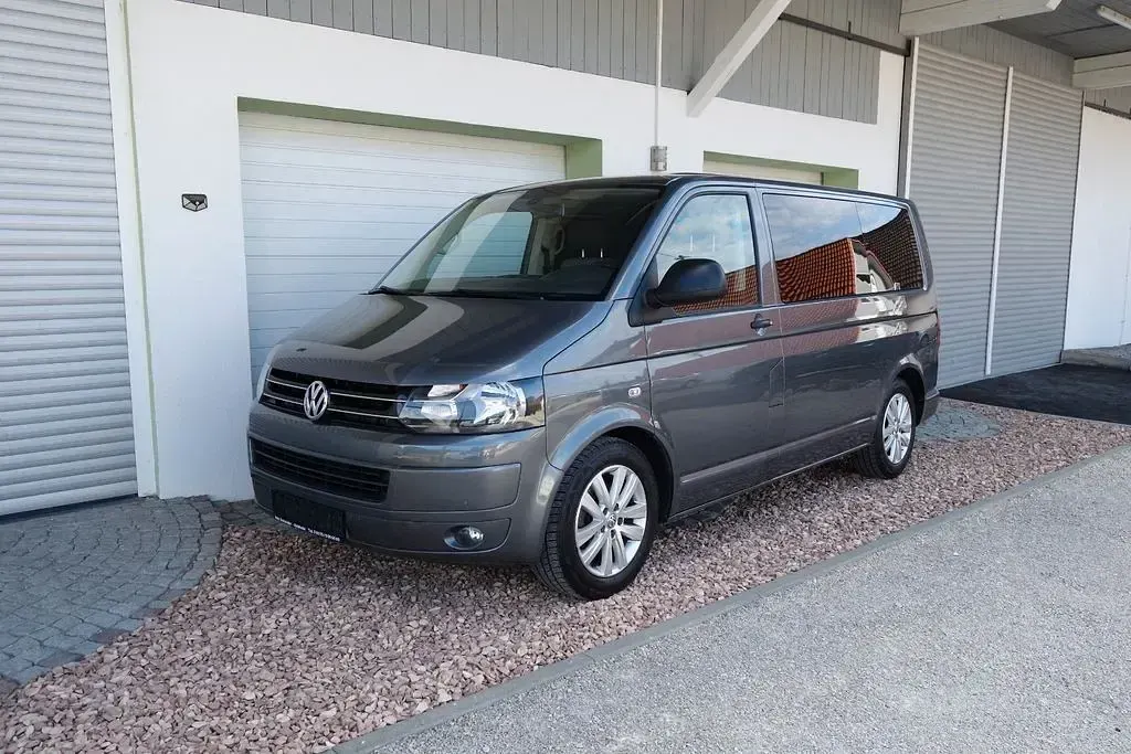 Gebraucht VW Multivan Startline 140 PS (102 kW) 2013 Grau Van / Kleinbus