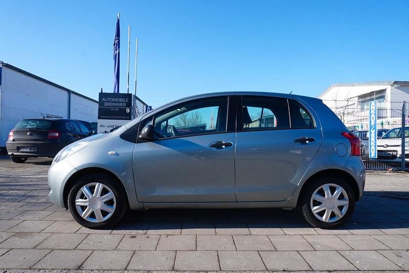 Gebraucht Toyota Yaris Cool 69 PS (50 kW) 2007 Medium silver metallic Kleinwagen