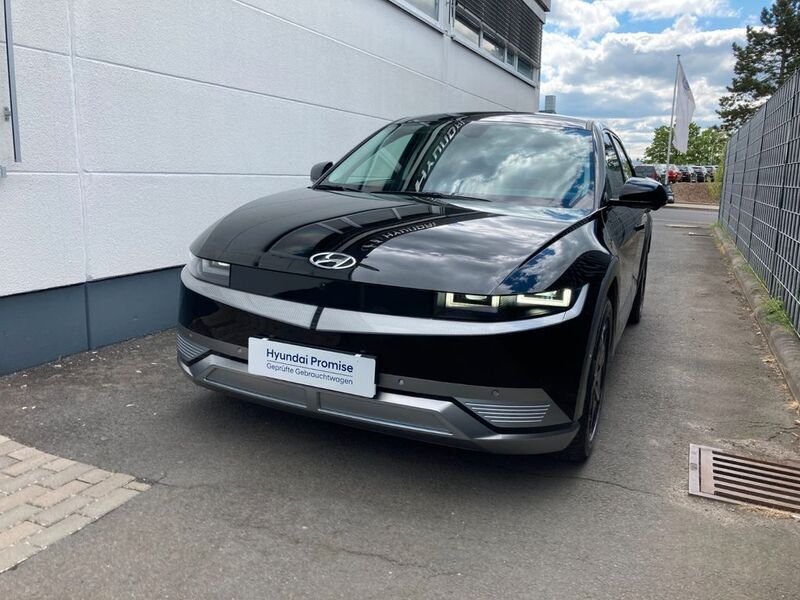 Phantom black / mic Gebraucht 2022 Hyundai Ioniq 5 SUV | 37.890 € (Guter Preis) - Bild 1/4