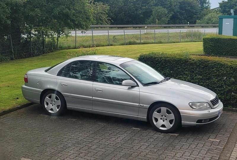 Silber Gebraucht 2001 Opel Omega Limousine | 3.000 € (Fairer Preis) - Bild 1/4