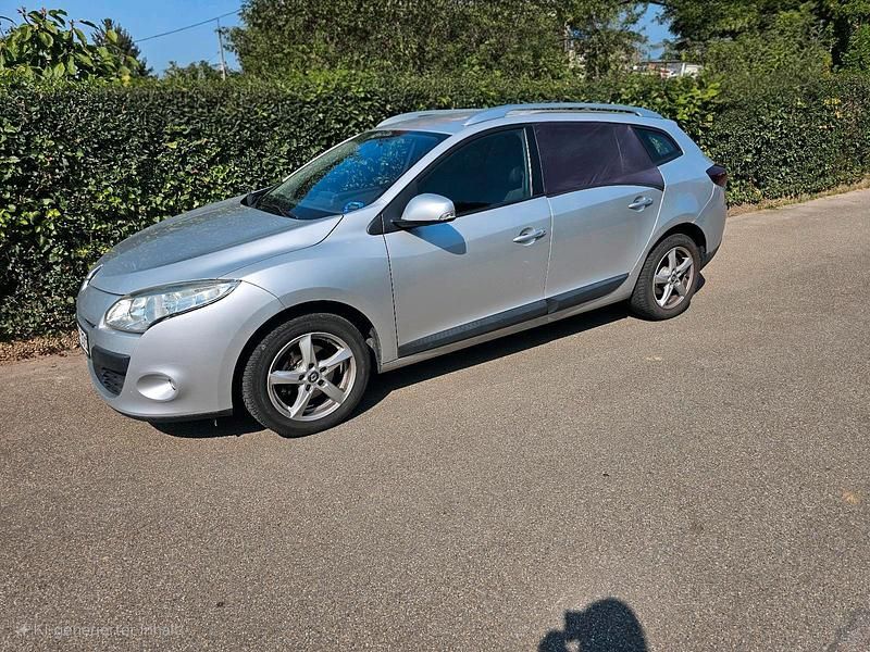 Silber Gebraucht 2010 Renault Mégane GrandTour Expression Kombi | 2.999 € (Fairer Preis) - Bild 1/4