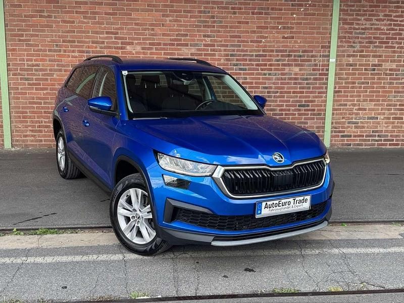 Modra race/race blue Gebraucht 2022 Skoda Kodiaq Ambition SUV | 20.390 € (Superpreis) - Bild 1/4