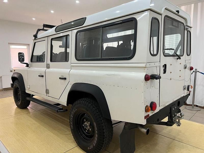 Gebraucht Land Rover Defender 122 PS (89 kW) 2011 Weiß Kombi