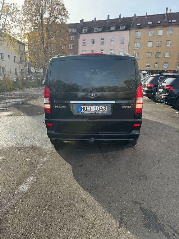 Schwarz Gebraucht 2011 Mercedes Viano Van / Kleinbus | 12.990 € (Superpreis) - Bild 1/4