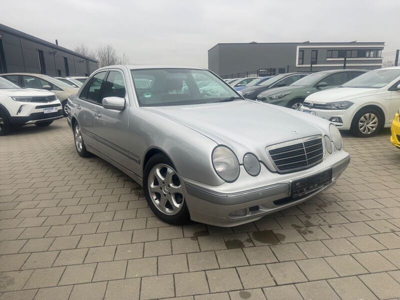 Grau Gebraucht 2000 Mercedes E200 Elegance Limousine | 2.999 € (Superpreis) - Bild 1/4