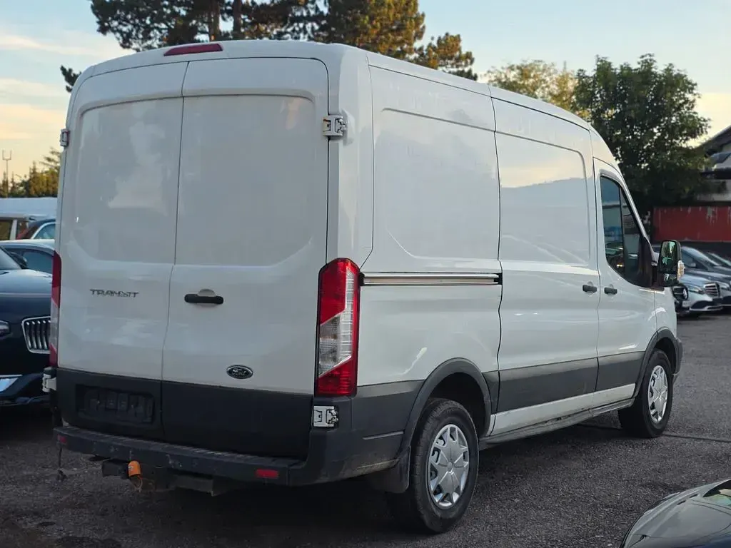 Gebraucht Ford Transit Trend 131 PS (96 kW) 2017 Frozen white Van / Kleinbus