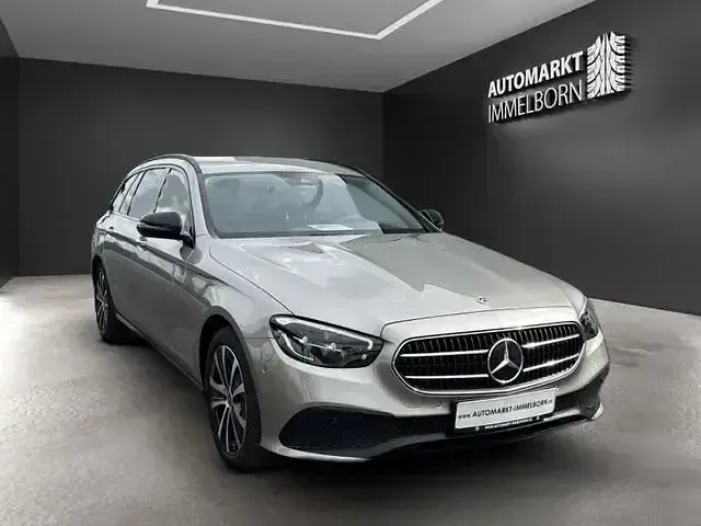 Gebraucht Mercedes E300 Avantgarde 320 PS (235 kW) 2022 Silber Limousine