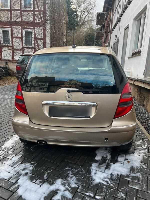 Gebraucht Mercedes A170 116 PS (85 kW) 2007 Gold Limousine