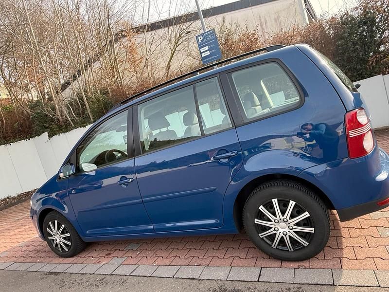 Gebraucht VW Touran 105 PS (77 kW) 2007 Blau Van / Kleinbus