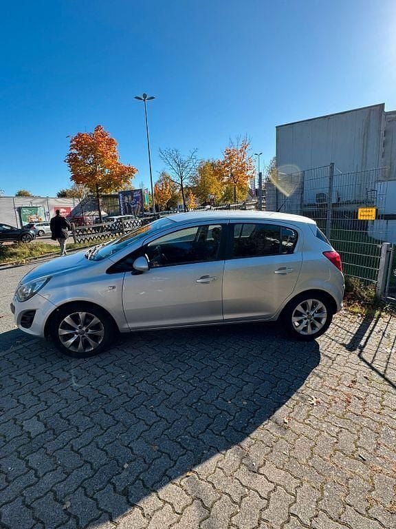 Grau Gebraucht 2013 Opel Corsa Active Limousine | 3.950 € (Guter Preis) - Bild 1/4