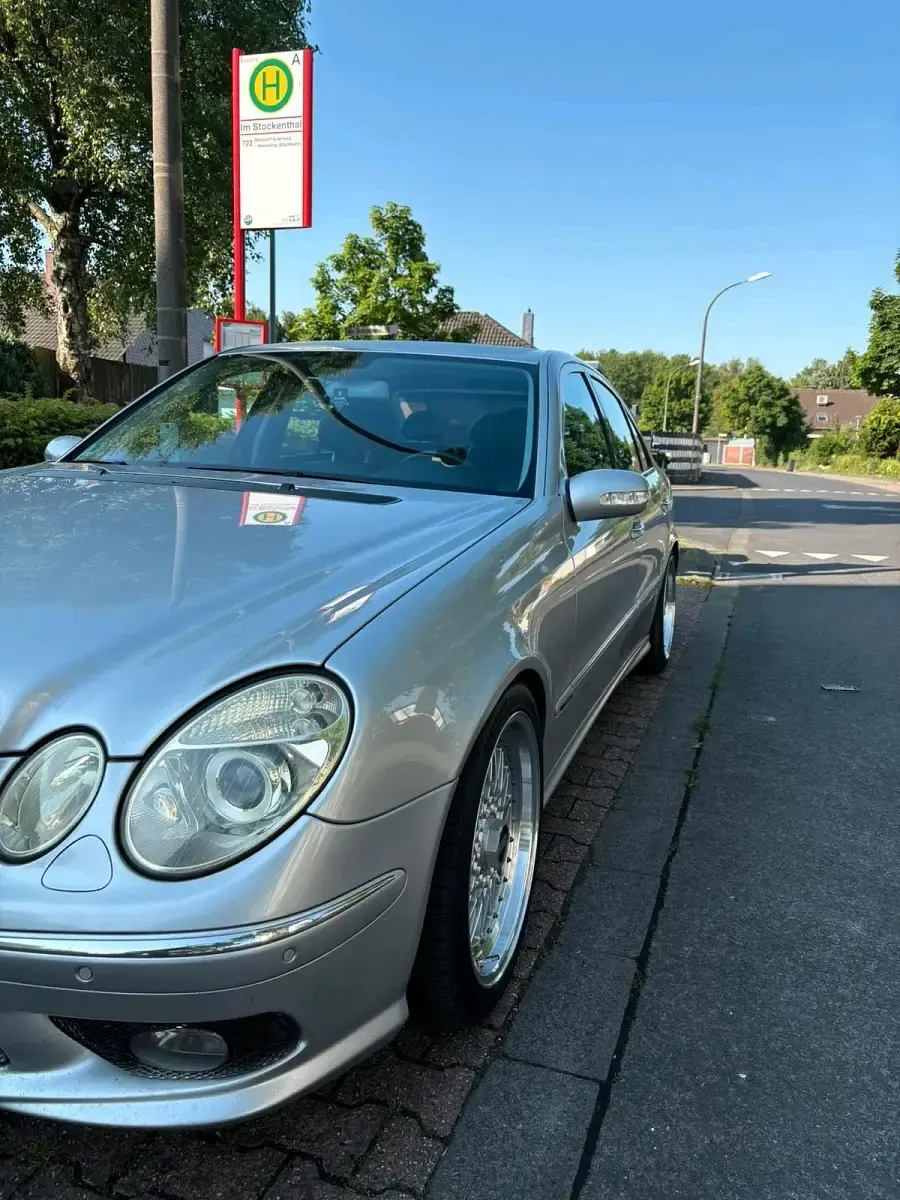 Gebraucht Mercedes E500 AMG 306 PS (225 kW) 2002 Silber Limousine