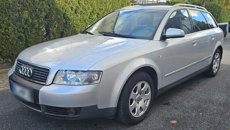 Grau Gebraucht 2003 Audi A4 Kombi | 1.950 € (Teuer) - Bild 1/4