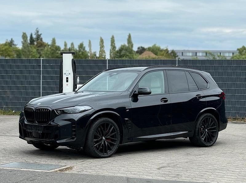 Schwarz Gebraucht 2024 BMW X5 M Sport SUV | 82.000 € - Bild 1/4