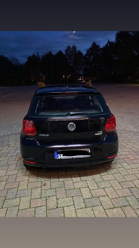 Schwarz Gebraucht 2015 VW Polo Kleinwagen | 8.900 € (Etwas zu teuer) - Bild 1/4