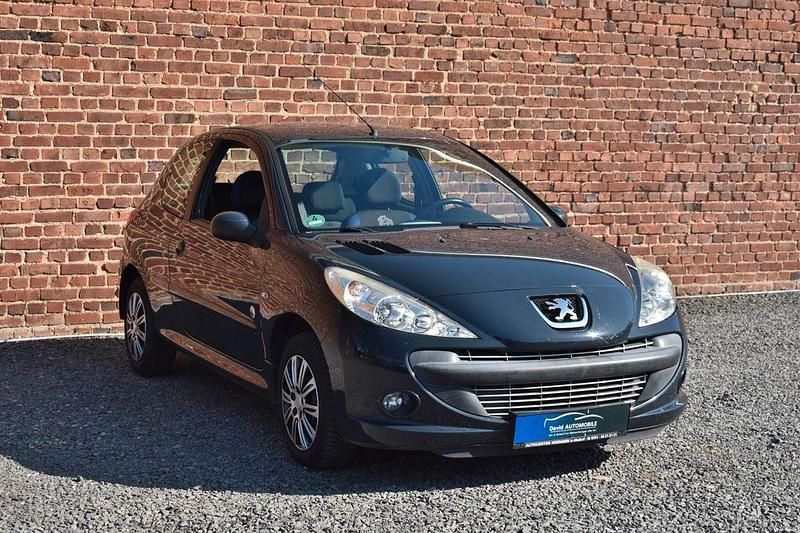 Gebraucht Peugeot 206+ S 60 PS (44 kW) 2012 Grau Kleinwagen