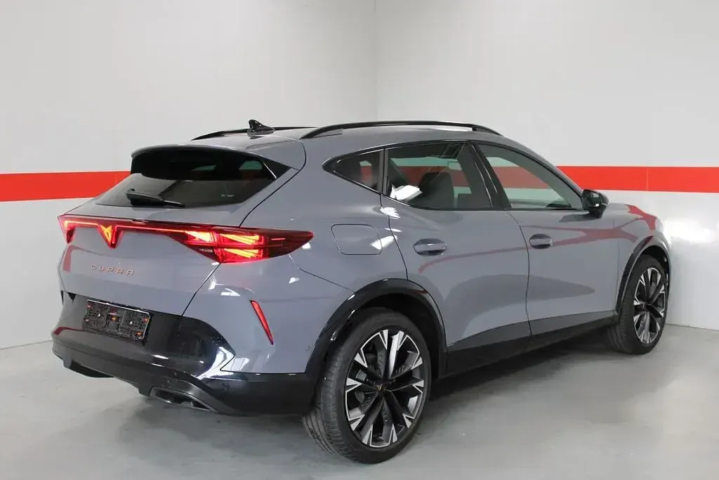 Neu Cupra Formentor 150 PS (110 kW) 2026 Grau SUV