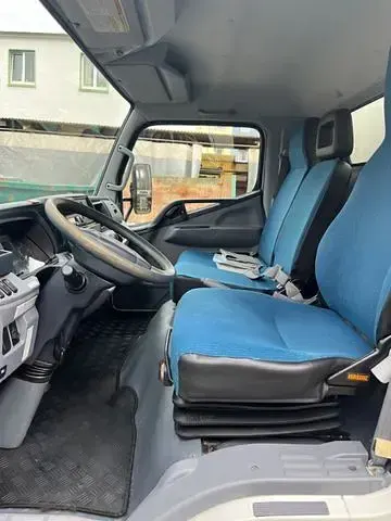 Gebraucht Mitsubishi Canter 175 PS (128 kW) 2014 Weiß Van