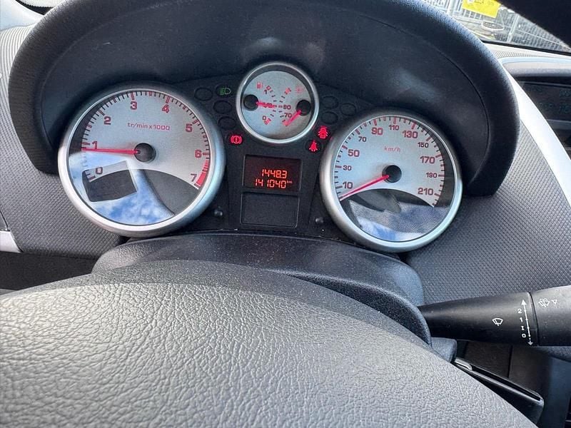 Gebraucht Peugeot 207 95 PS (69 kW) 2010 Limousine