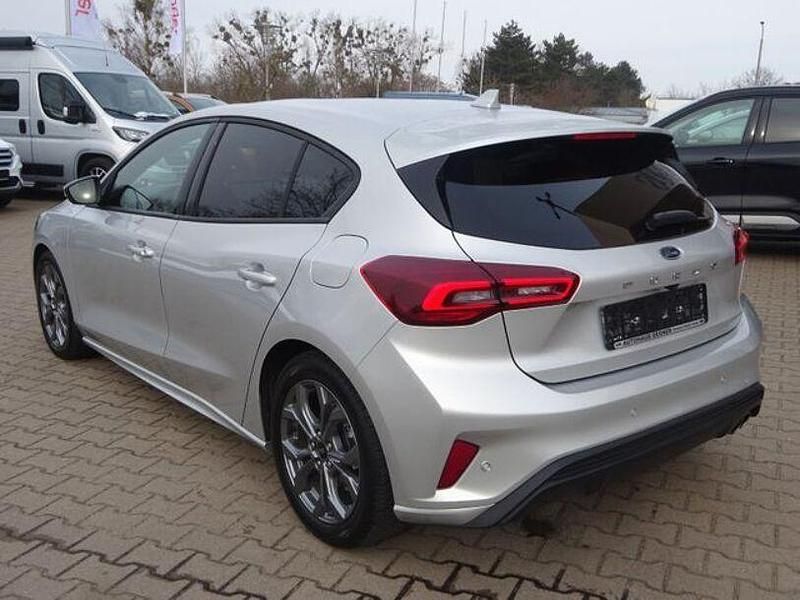 Gebraucht Ford Focus ST-Line 116 PS (85 kW) 2025 Silber Limousine