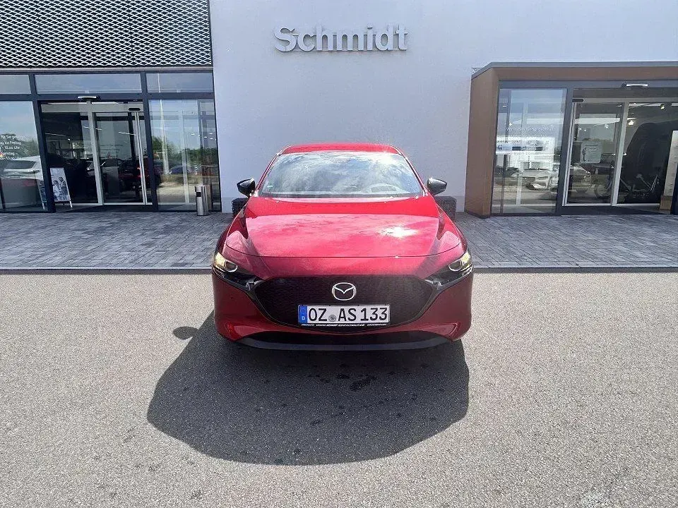 Neu Mazda 3 140 PS (102 kW) 2026 Rot Limousine