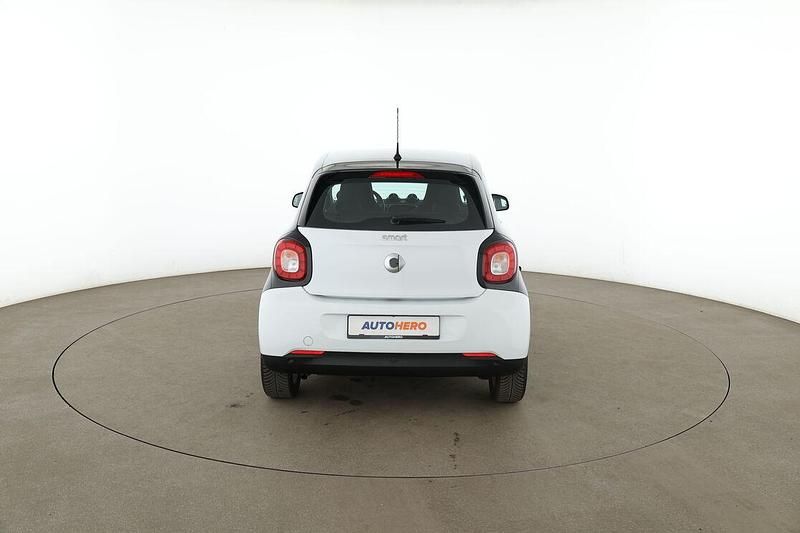 Gebraucht Smart ForFour Basis 71 PS (52 kW) 2019 Weiß Kleinwagen