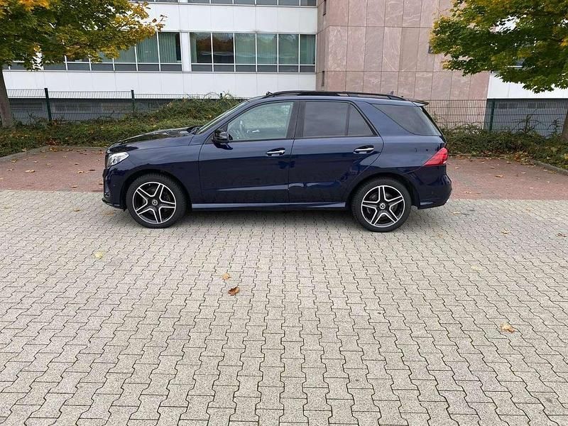 Gebraucht Mercedes GLE350 AMG line 258 PS (189 kW) 2018 Blau SUV