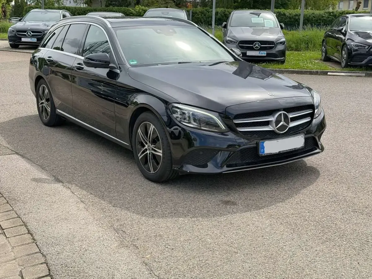Gebraucht Mercedes C200 Avantgarde 160 PS (117 kW) 2020 Schwarz  unilack Kombi